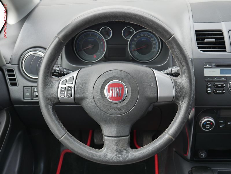 Fiat Sedici (2011) 2.0JTD 4x4, výhřev sed - fotka 11 z 17