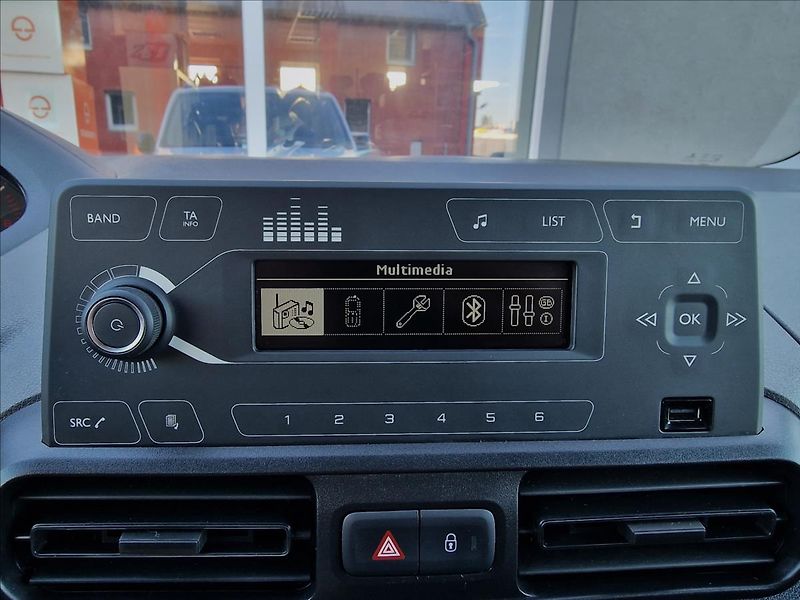 Peugeot Rifter 1.2 PureTech 110 S&S,ČR,1.Maj - fotka 27 z 50