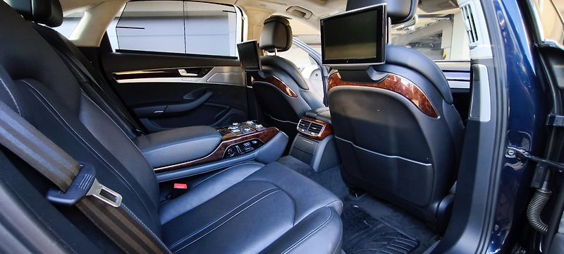 Audi A8 (2013) Audi A8, Audi A8L 4.2 V8, LONG - fotka 45 z 65