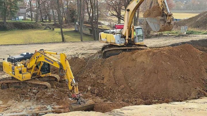 Stavba zbývajících úseků dálnice D3 na Kaplicku a přivaděče z D3 do Českého Krumlova.