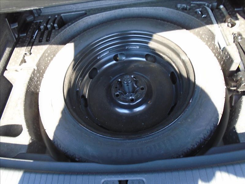 Volkswagen Tiguan 2,0   4X4 110KW - fotka 16 z 27