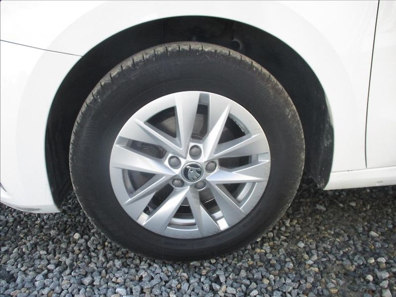 Škoda Fabia 1,0 TSI, Style,81kW,servis,CZ, - fotka 25 z 31