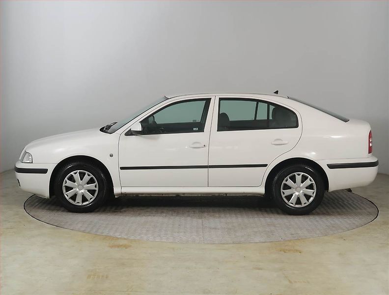 Škoda Octavia (2010) Ambiente 1.9 TDI , nová STK - fotka 3 z 16