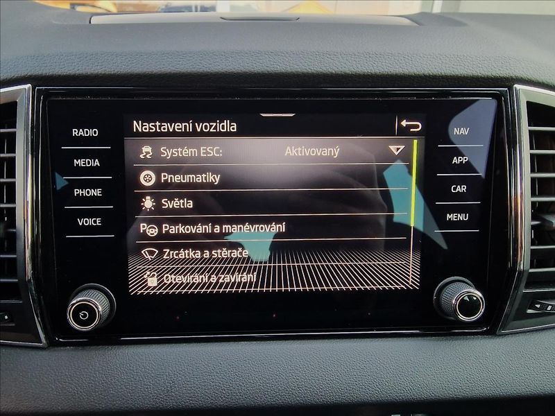 Škoda Karoq 2.0TDI Ambition,ČR,1.Majitel - fotka 30 z 50