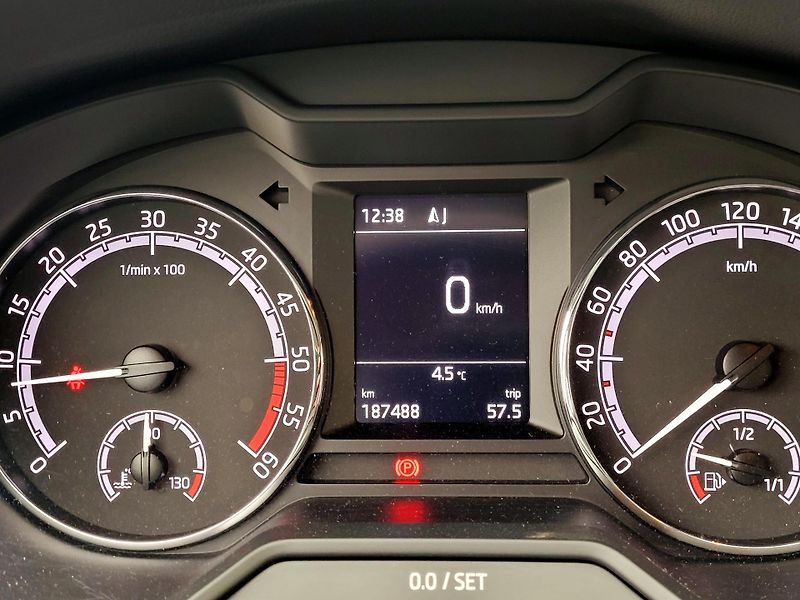 Škoda Octavia 1,6TDi SERV.KNÍŽKA,CEBIA 4x4 - fotka 42 z 46