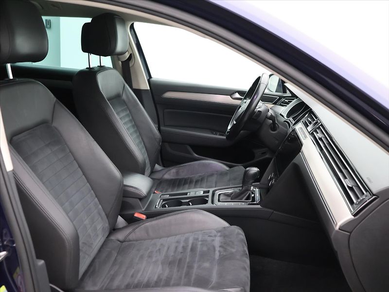 Volkswagen Passat Variant 2,0 TDI 110kW DSG Highline LED - fotka 12 z 32