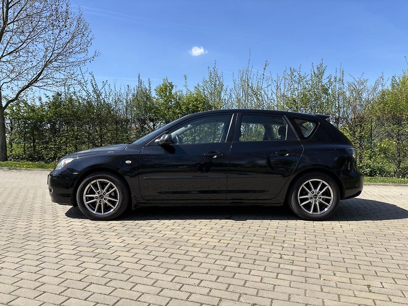 Mazda 3 1.6 Sport Active - fotka 4 z 26