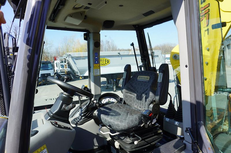 New Holland (2021) B 115 C backhoe loader/1000mth - fotka 19 z 24
