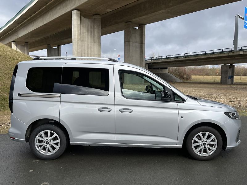 Volkswagen Caddy (2023) 2.0TDI 90KW Tourneo Connect 6r - fotka 4 z 33