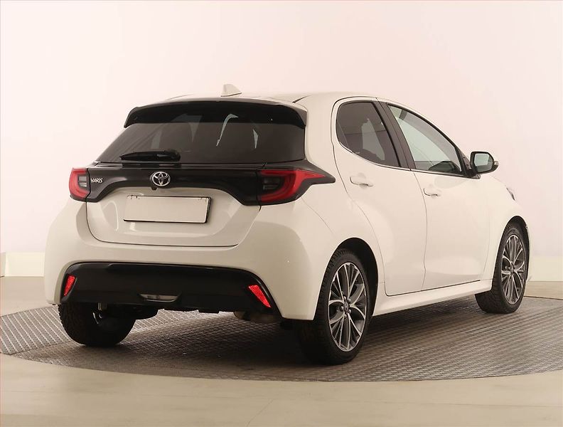 Toyota Yaris (2023) Executive 1.5 VVT-i, ČR,1.maj - fotka 5 z 19