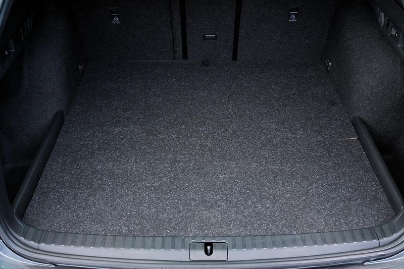 Škoda Octavia iV RS 1.4 TSI, ČR, Tažné, ACC - fotka 37 z 40