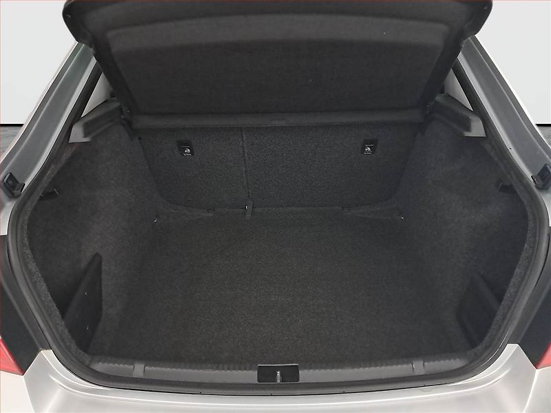 Škoda Rapid (2013) Ambition 1.2 TSI, Serv.kniha - fotka 14 z 17