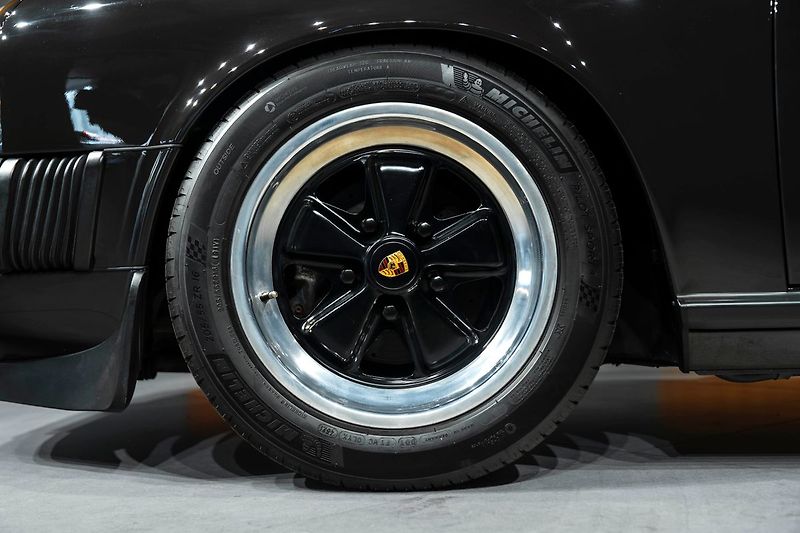 Porsche 911 SC - fotka 6 z 28