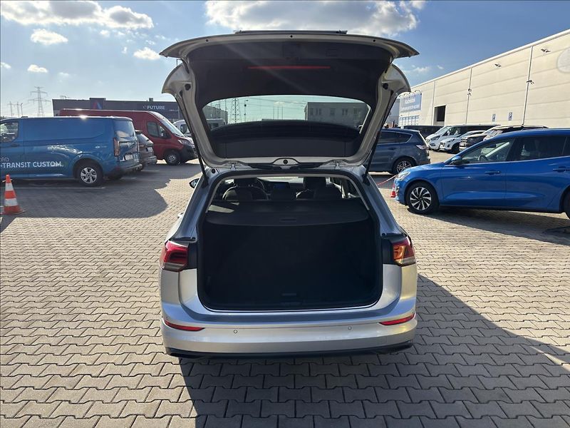 Volkswagen Golf 1,5 eTSI EVO 110 kW Life DSG - fotka 11 z 30