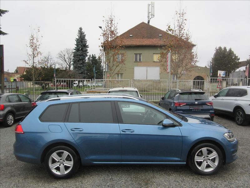 Volkswagen Golf 2,0 TDI 110kW Xenon Comfortlin - fotka 4 z 17
