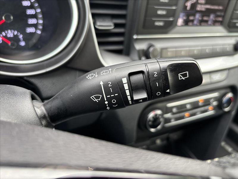 Kia Ceed 1,4 TGDi 103kW Fresh ZÁRUKA - fotka 26 z 33