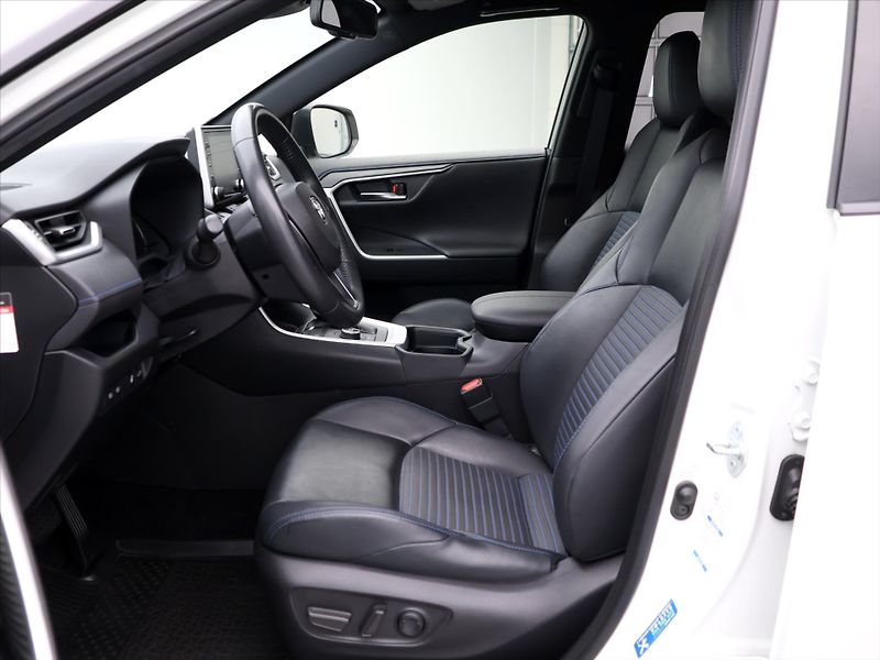 Toyota RAV4 2,5 e-CVT 131kW Selection 4WD - fotka 11 z 34