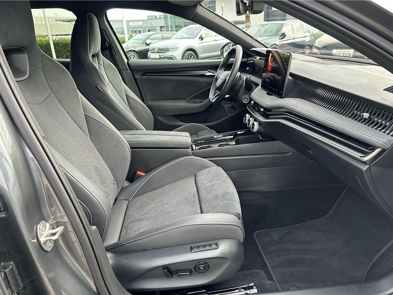 Škoda Superb iV 1,5 TSI / 150 kW Sportline, - fotka 24 z 25