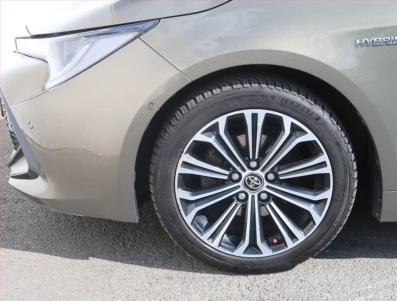 Toyota Corolla (2019) Comfort 1.8 Hybrid, Automat - fotka 15 z 23
