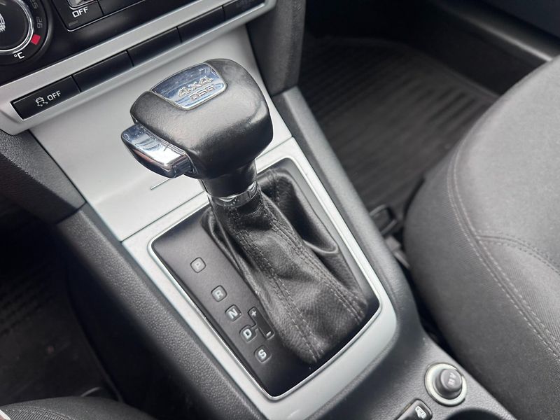 Škoda Octavia (2011) SCOUT 4X4 2,0 TDI 103 AUTOMAT - fotka 23 z 50