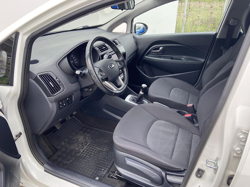 Kia Rio 1.25 CVVT 61kW Comfort PLUS - fotka 10 z 18