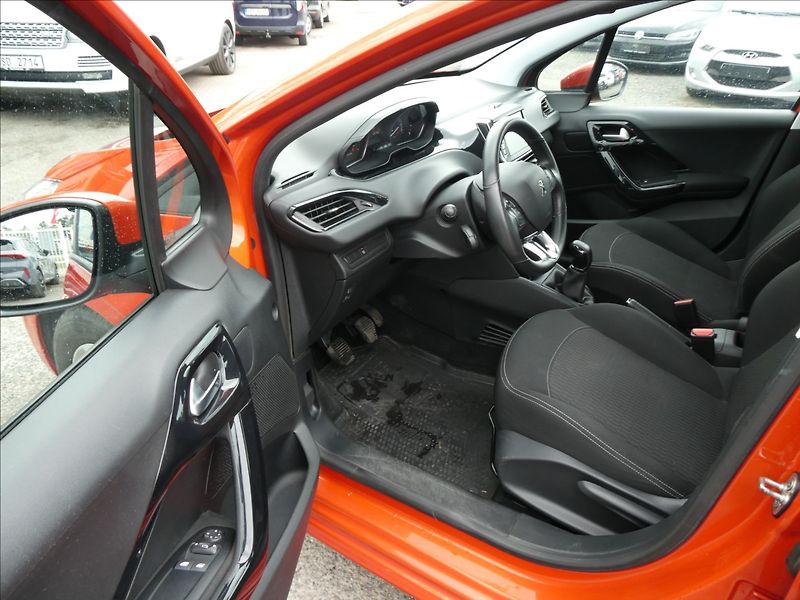 Peugeot 208 1,2 PureTech 61kW Active,2xkol - fotka 15 z 37