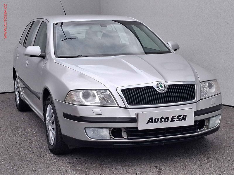 Škoda Octavia (2007) 2.0 TDi, xenon, autoAC - fotografie inzerátu