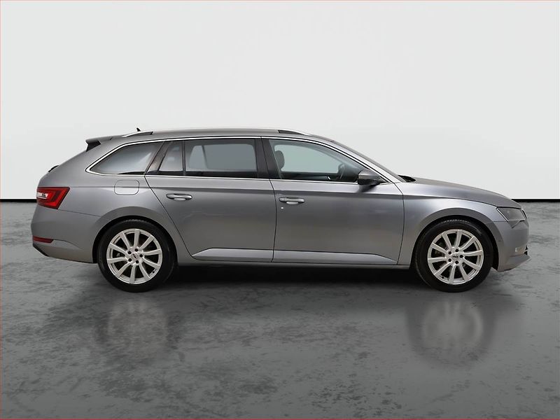 Škoda Superb (2017) 1.6 TDI, Kůže, Navi, Bi-Xenony - fotka 6 z 22