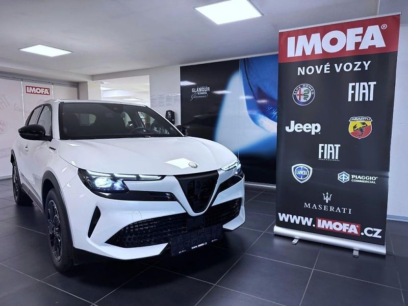 Alfa Romeo Junior (2026) Speciale 156k Elettrica 54 kWh - fotka 2 z 20