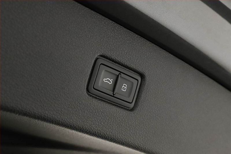 Audi Q7 (2023) 60 TFSI e - fotka 23 z 25
