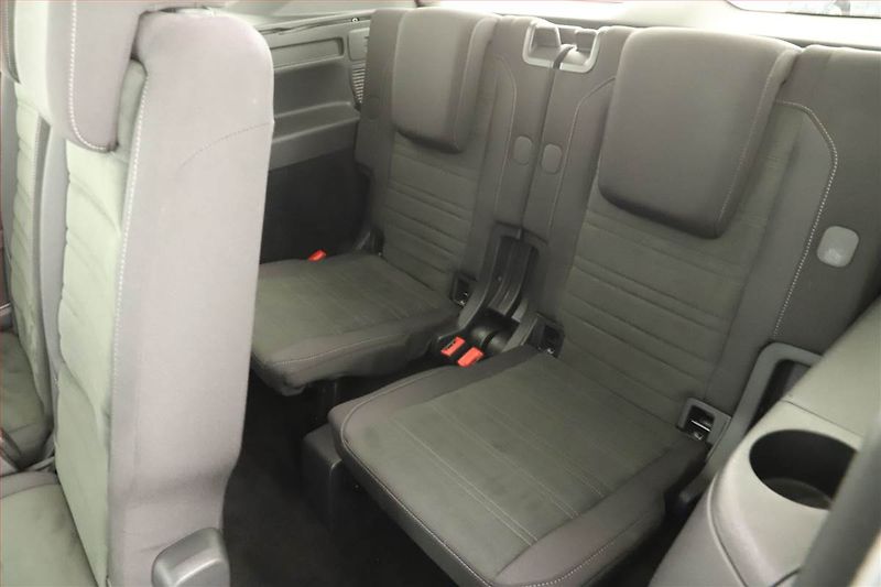 Volkswagen Touran (2020) 2.0 TDI, Automat, 7 míst - fotka 12 z 15