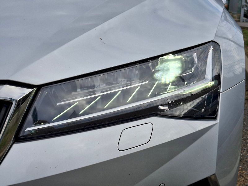 Škoda Superb (2023) Combi L&K DSG 2,0TDi 147kW - fotka 34 z 35