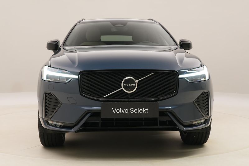 Volvo XC60 B5 AWD DARK PLUS AUT CZ - fotka 16 z 51