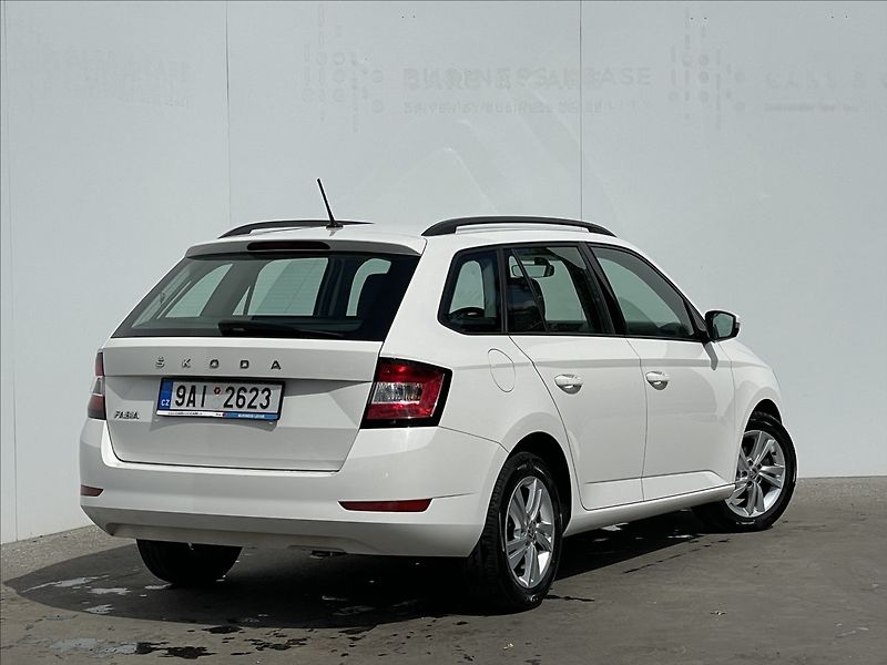 Škoda Fabia 1,0 TSI Combi Ambition Plus - fotka 3 z 24
