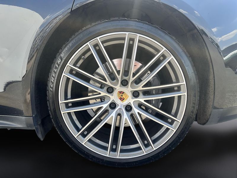 Porsche Panamera (2020) 4 SportTurismo - fotka 11 z 28