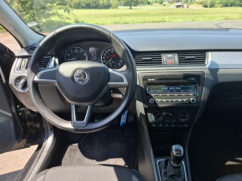 Škoda Rapid (2014) 1.2TSi 63kW,klima,tažné,senzor - fotka 10 z 19