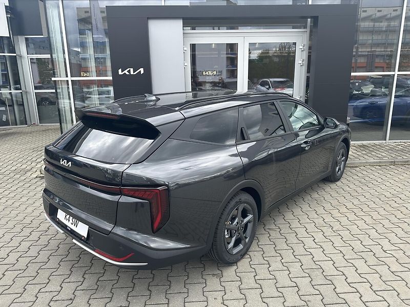 Kia K4 Sportswagon (2026) 1,6 T-GDi 7DCT 110 kW EXCLUSIV - fotka 3 z 6