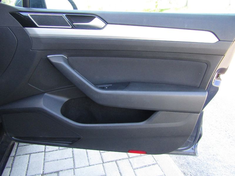 Volkswagen Passat (2015) 2.0 TDI 110kW NOVÉ ROZVODY - fotka 28 z 40