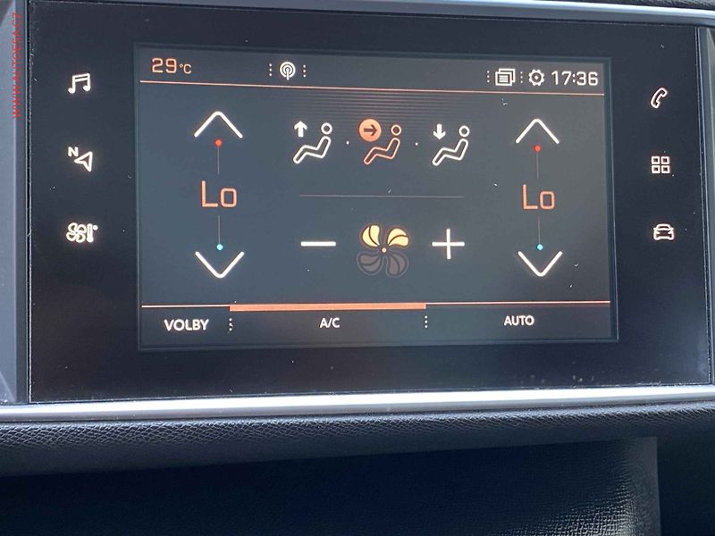 Peugeot 308 (2018) 1.5 HDi, Allure, panor, navi - fotka 16 z 18