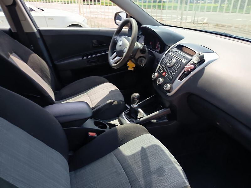 Kia Ceed (2010) 1.4SW - fotka 32 z 37