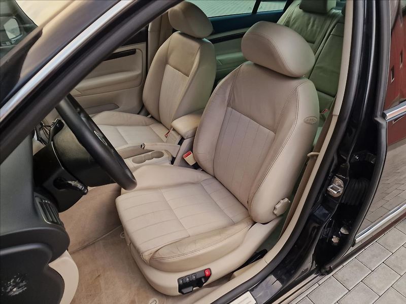 Škoda Superb 2.5 TDI  V6 120kW Elegance,ČR - fotka 29 z 46