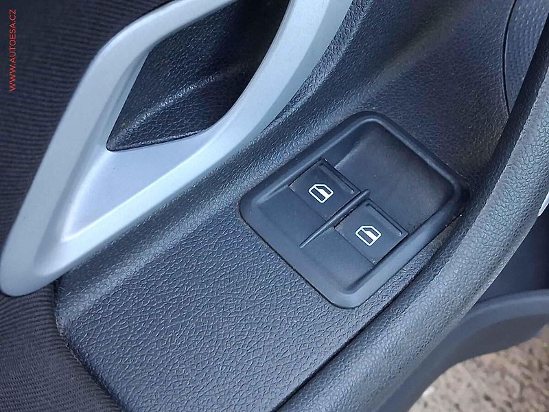 Škoda Roomster (2010) 1.2 i, 2.maj,ČR, Xenon - fotka 11 z 15