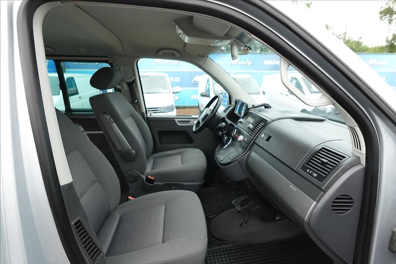 Volkswagen Multivan 2,5 TDi  7 MÍST AUTO KLIMA - fotka 13 z 30