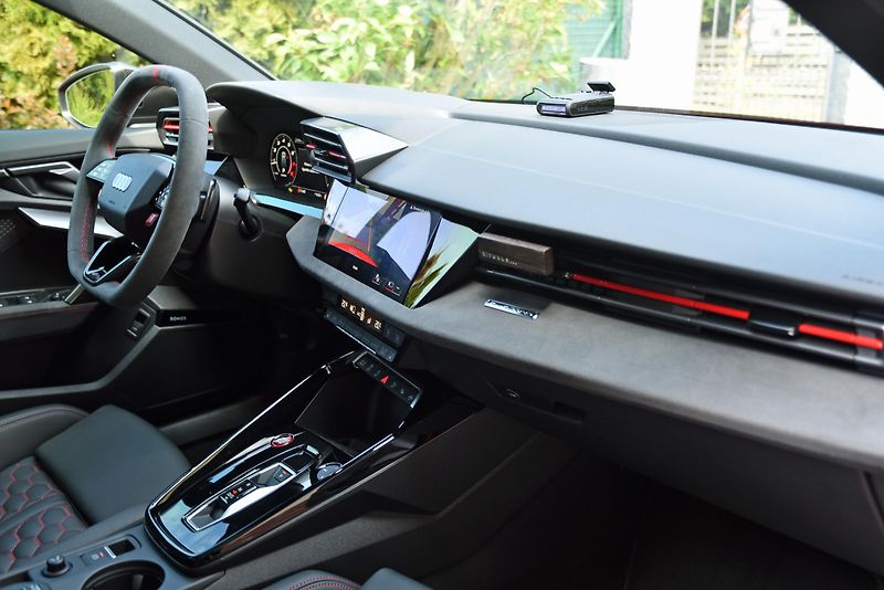 Audi RS 3 2.5 TFSi 294 kW /// REZERVACE  - fotka 47 z 51