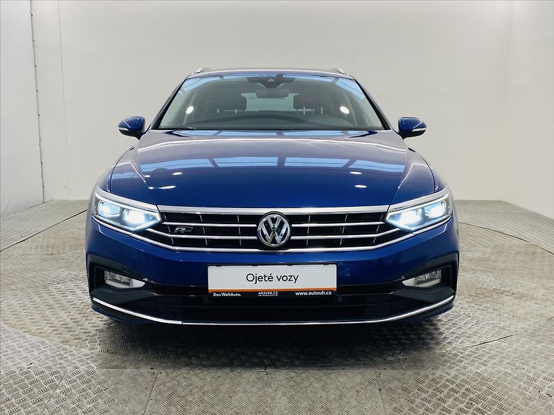 Volkswagen Passat 2,0 TDI DSG 4MOT 140 kW R-line - fotka 4 z 28