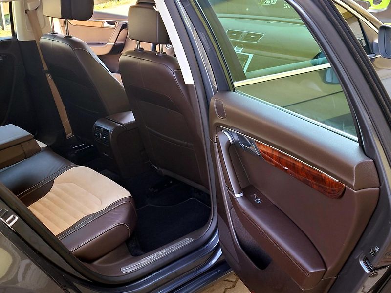 Volkswagen Passat TSi HIGHLINE,málo najeto  - fotka 28 z 51