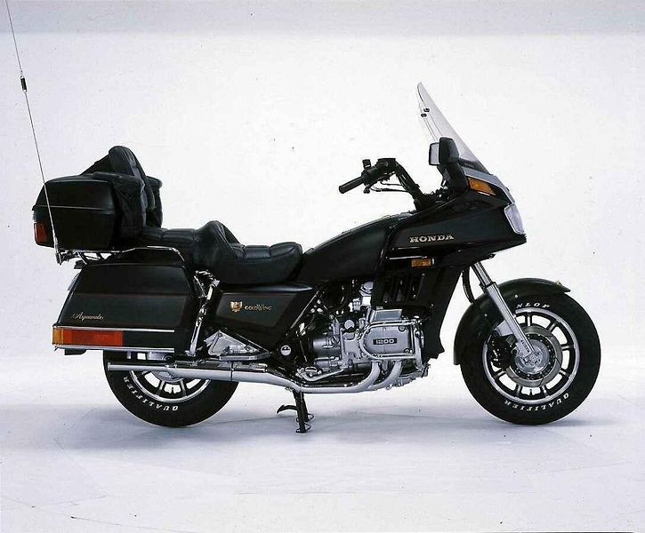 K 50. výročí modelu Gold Wing představila Honda speciální edici GL1800 Gold Wing Tour 50th Anniversary