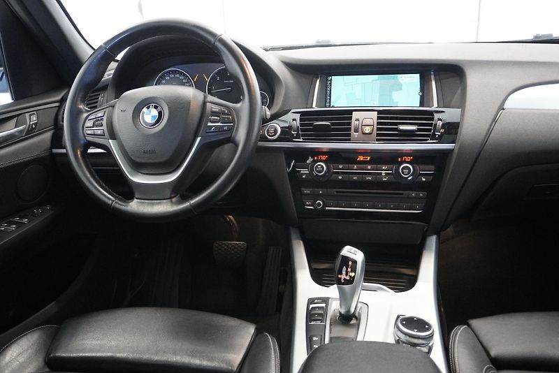 BMW X3 3,0 XDRIVE30D AUT. - fotka 20 z 28