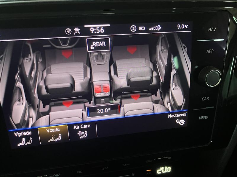 Volkswagen Passat 2,0 TAŽNÉ, KEYLESS, EL.KUFR - fotka 31 z 36