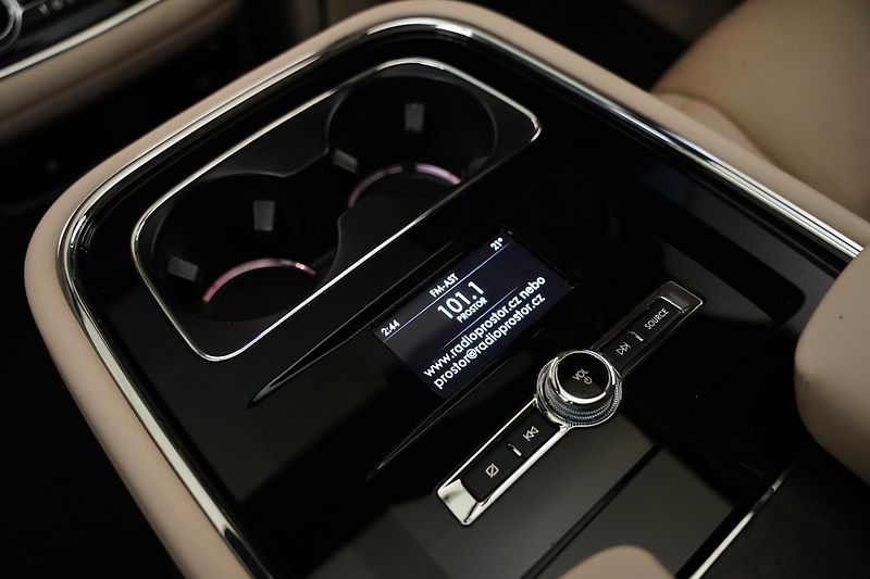 Lincoln Navigator - fotka 23 z 27